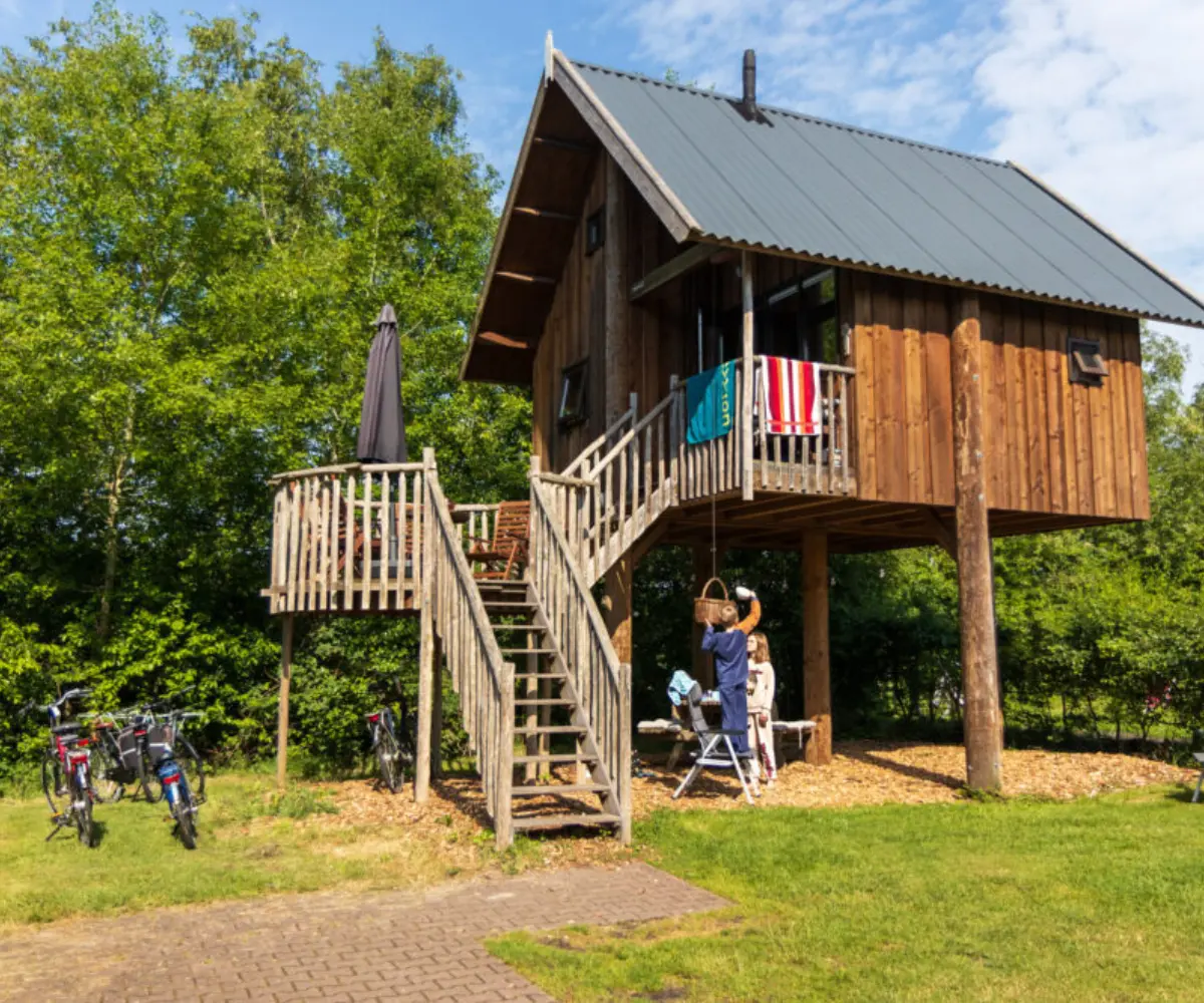 Unterkunft giethoorn baumhaus vossenburcht